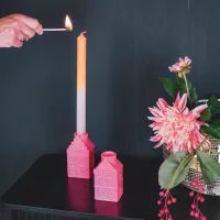 Kandelaar - Huis - Neon Roze - 6x5,5x11cm